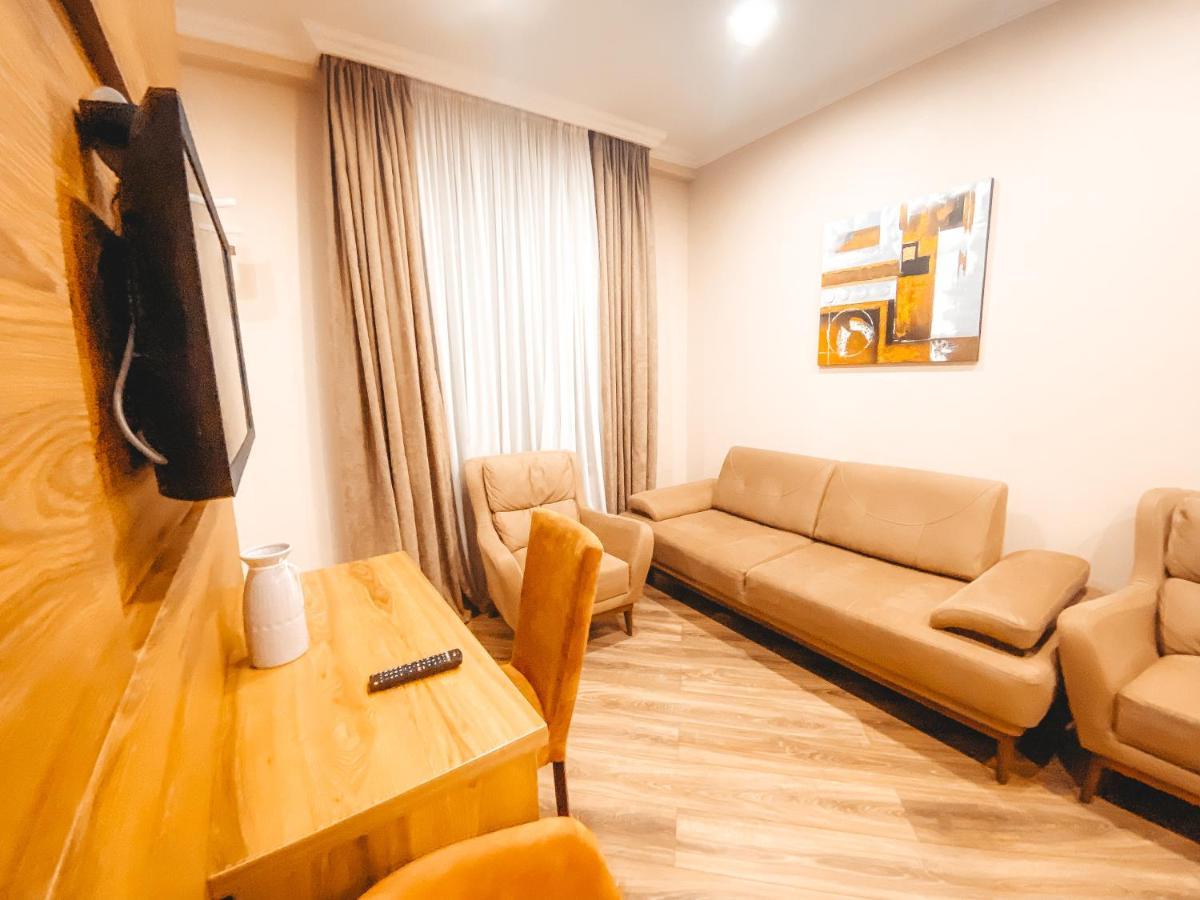 Sunset Tbilisi Luxury Aparthotel Kültér fotó